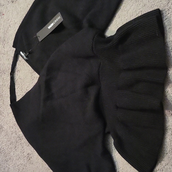 Black v-neck sweater - Picture 2 of 5